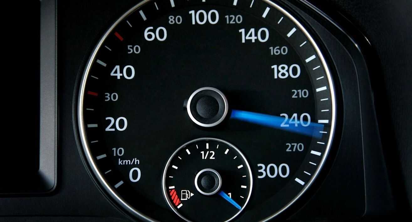 Большая скорость автомобиля