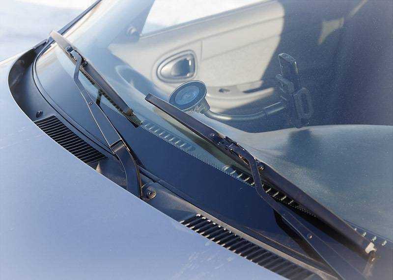 В данной статье рассматриваются дворники для Chevrolet Lanos, размеры,оригинальные артикулы, варианты замены, замена, разновидности