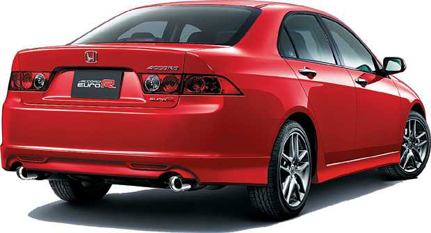 Какие двигатели установлены на accord 7