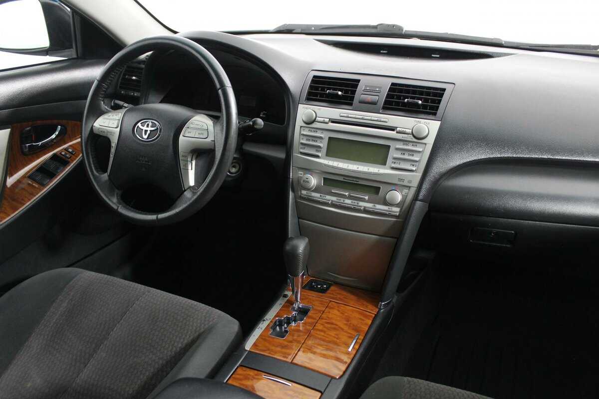 Чем отличаются популярные и новые модели toyota camry