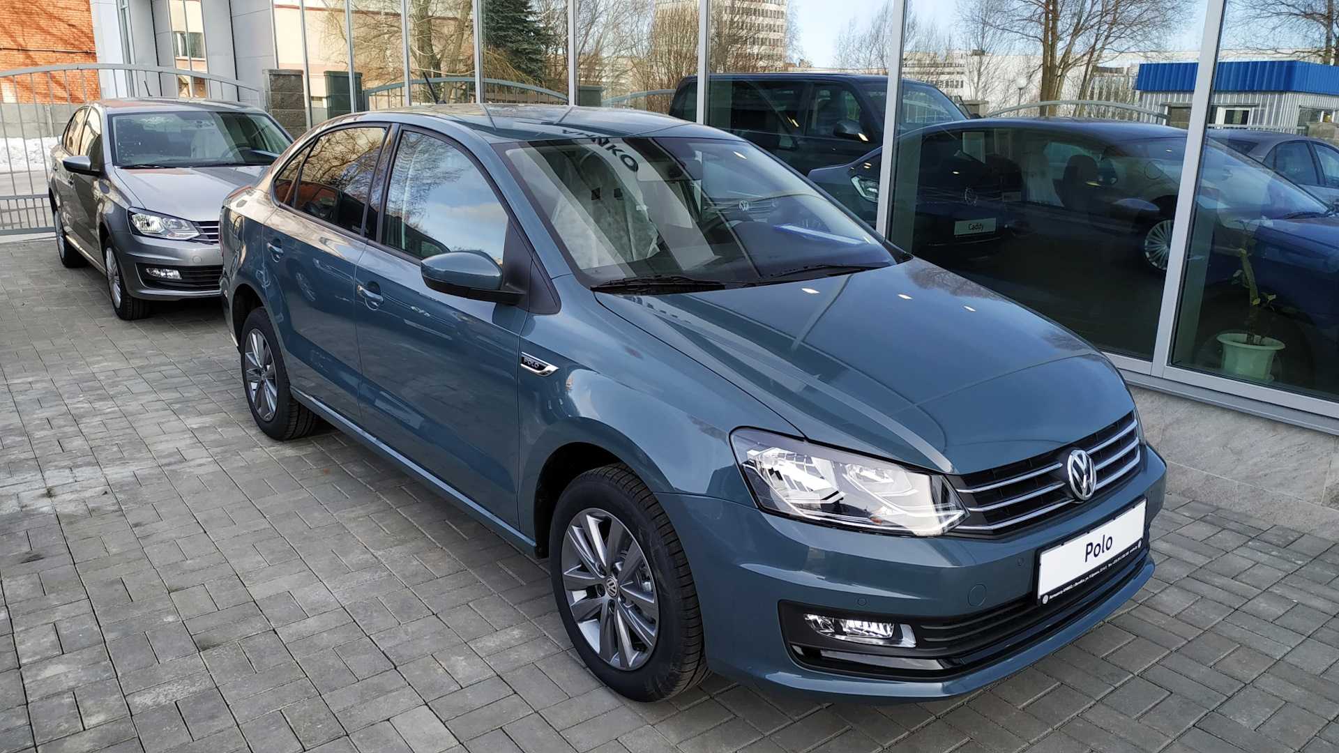 РЎРёРЅРёР№ VW Polo sedan