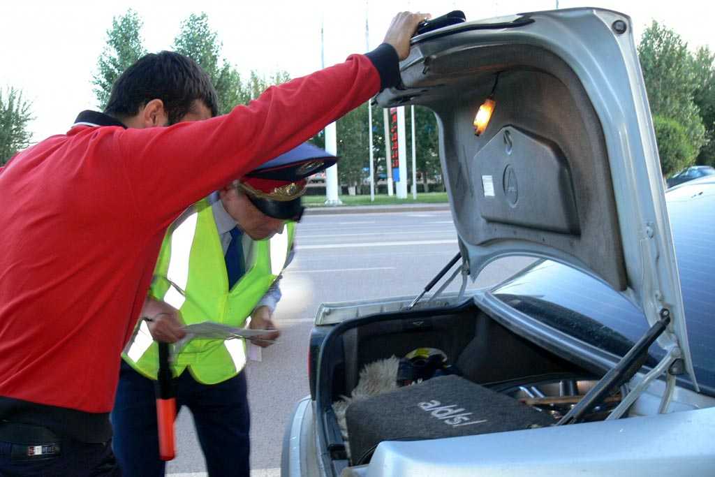 Могут ли гибдд патрулировать в гражданском или личном автомобиле, останавливать и штрафовать?